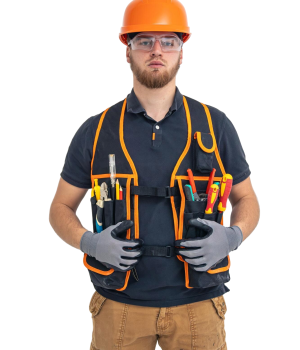 ingenieur-electricien-combinaison-casque-fond-clair-concept-construction ingenieur-electricien-combinaison-casque-fond-clair-concept-construction
